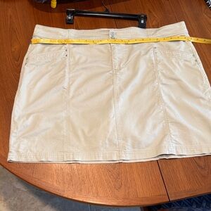 Casual Beige Women's Skort - Classic Cotton Blend